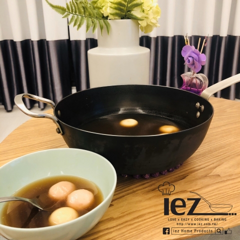  《自然食器Ⓡ》一起下廚easy做！28cm饕鐵(深炒)鍋陪你一同吃湯圓過多至(附4色湯圓影音食譜) 